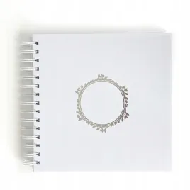 album-do-zdobienia-205-cm-x-205cm-bialy-ze-srebrnym-nadrukiem-40kartek