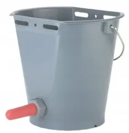 wiadro-do-pojenia-cielat-z-zaworem-i-smoczkiem-8l