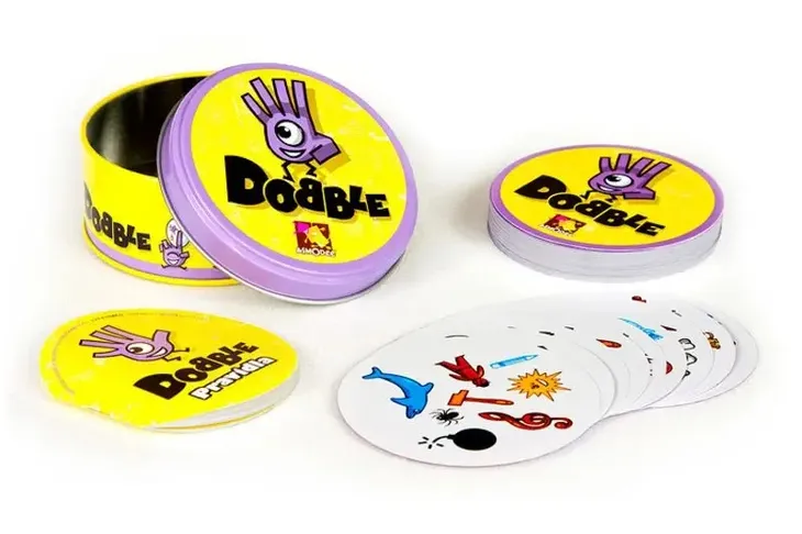 dobble-rebel-material-karton-metal