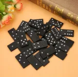 gra-domino-drewniane-rodzaj-podstawa