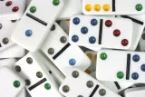 gra-domino-klasyczne-w-puszce-wiek-gracza-8-11-lat-12-14-lat-15-18-lat