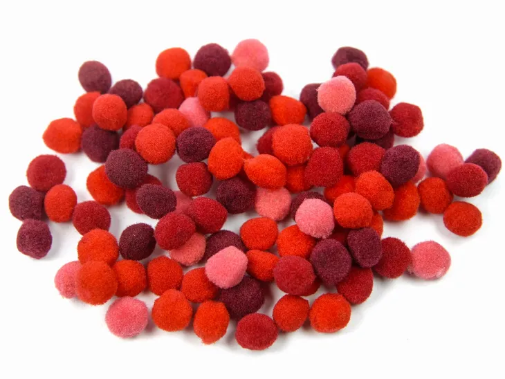 pompony-czerwone-10mm-100szt-stan-opakowania-oryginalne
