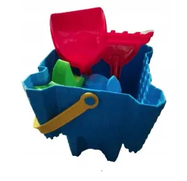 zestaw-zabawek-do-piasku-na-plaze-wiaderko-lopatka-foremki-grabki