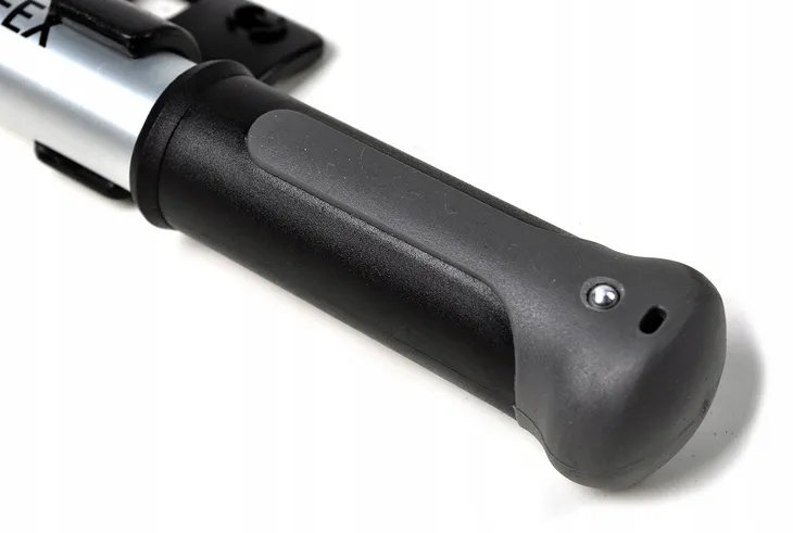 minipompka-z-manometrem-i-uchwytem-dlugosc-29-cm