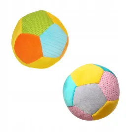 pierwsza-pileczka-z-grzechotka-welurowa-babyono-1-sztuka