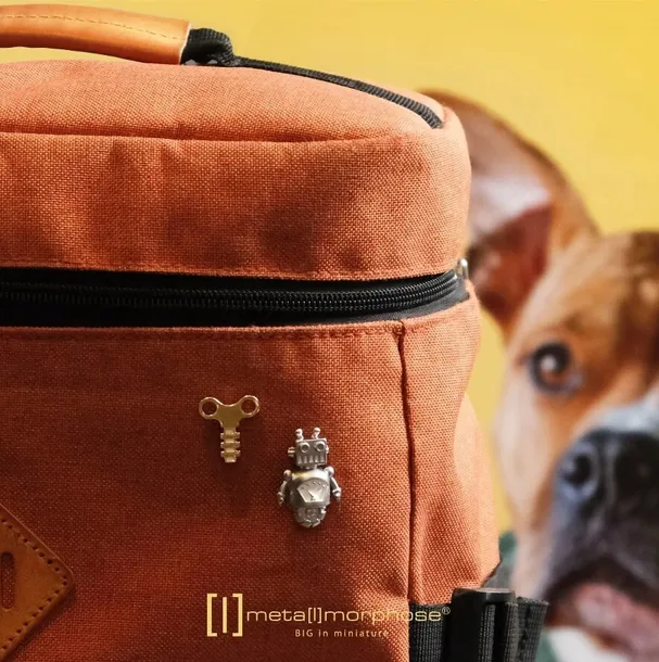 przypinki-robot-i-klucz-plec-produkt-uniseks