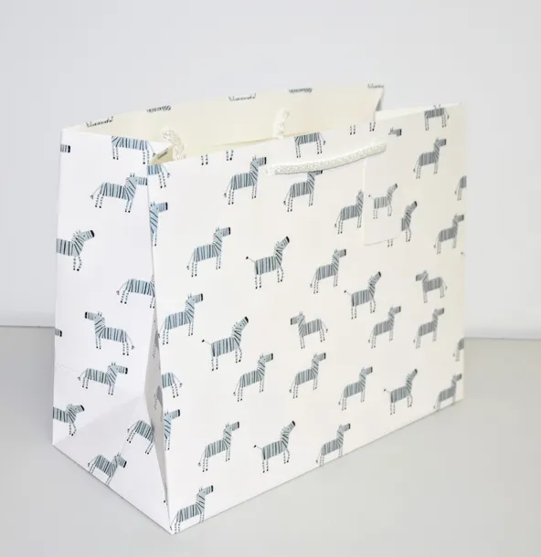 torebka-prezentowa-m-stan-opakowania-oryginalne