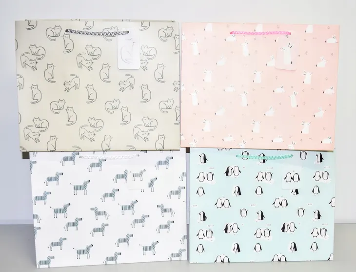 torebka-prezentowa-m-stan-nowy-stan-opakowania-oryginalne