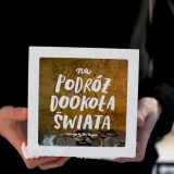 skarbonka-home-podroz-material-dominujacy-drewno