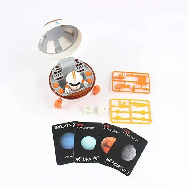 astronauta-w-kapsule-z-akcesoriami-marka-trifox