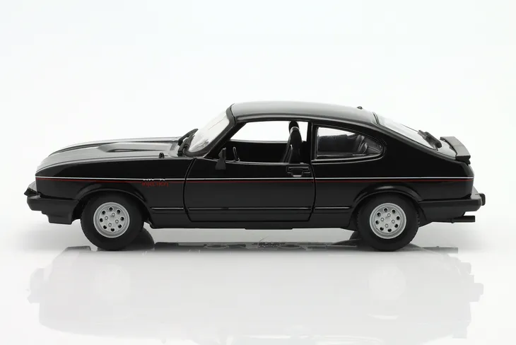 bburago-model-ford-capri-1982-blac-1-24-waga-z-opakowaniem-0-6-kg