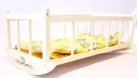 kolyska-drewniana-z-posciela
