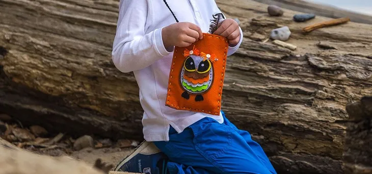 smykalka-czaszka-igraszka-material-plastik-tkanina