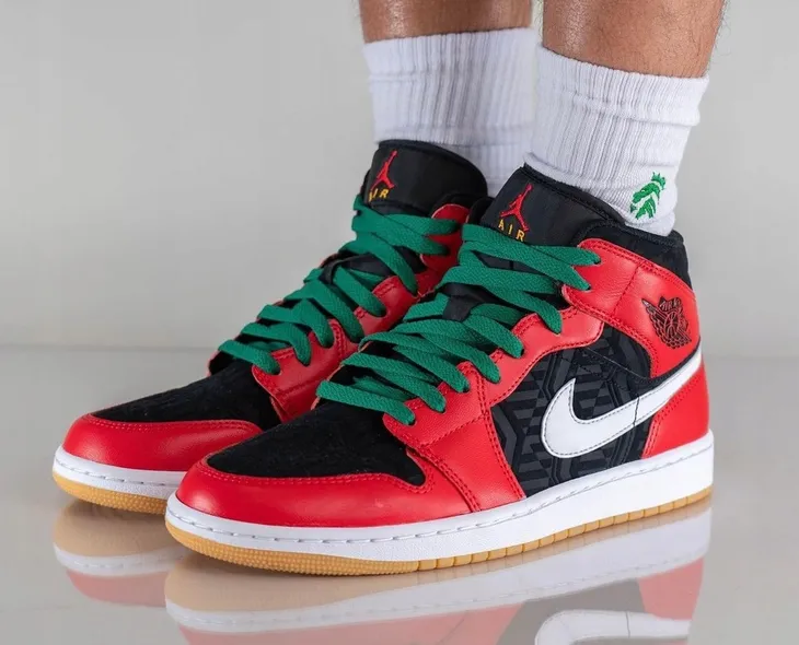 Buty Nike Air Jordan 1 Mid Black Fire Red Christmas 38