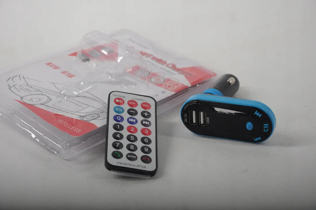 transmiter-fm-mp3-8w1-sd-usb-samochodowy-stan-nowy