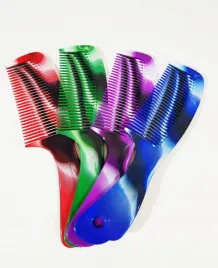 grzebien-z-raczka-rozne-kolory