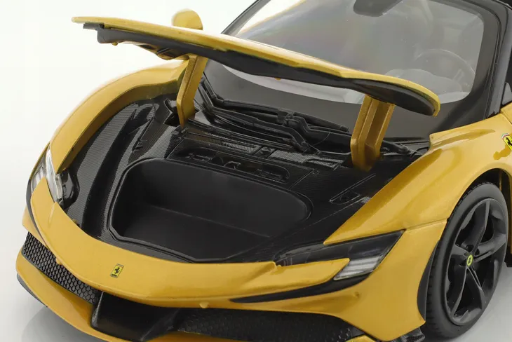 ferrari-sf90-spider-gold-bburago-model-ferrari-sf90-stradale-hybrid-spider-2021-bburago