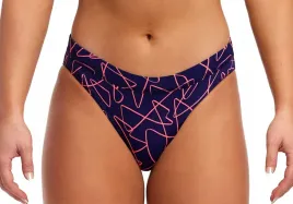 bikini-dol-funkita-sports-serial-texter-10-uk32-s