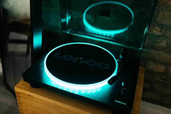 gramofon-lenco-ls-50ledbk-czarny-typ-wkladki-elektromagnetyczna-mm