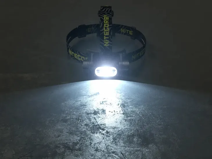 latarka-czolowa-nitecore-hc65-v2-waga-245-g-waga-z-opakowaniem-0-24-kg