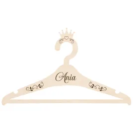 wieszak-z-grawerem-drewniany-korona