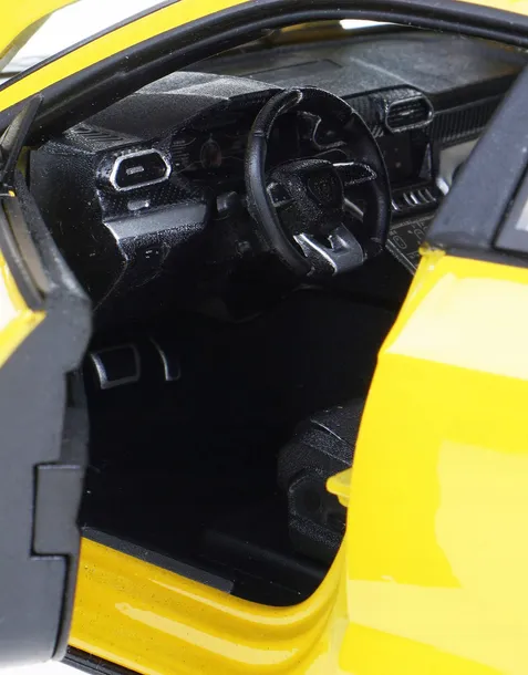 lamborghini-urus-yellow-1-18-bburago-stan-nowy-stan-zlozenia-zlozony
