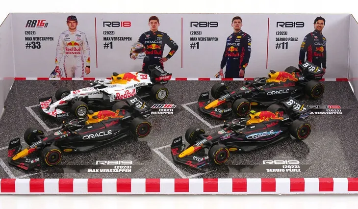 red-bull-racing-4-pack1-43-bburago-waga-z-opakowaniem-0-7-kg