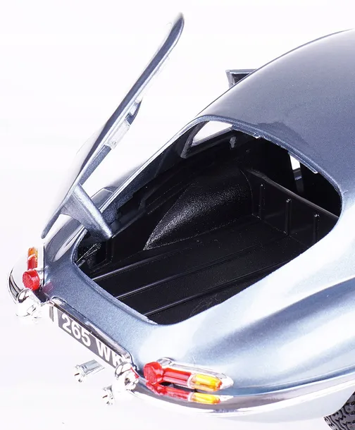 jaguar-e-coupe-1961-silver-blue-1-18-bburago-kod-producenta-12044