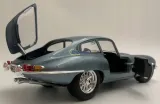 jaguar-e-coupe-1961-silver-blue-1-18-bburago-marka-bburago-stan-zlozenia-zlozony