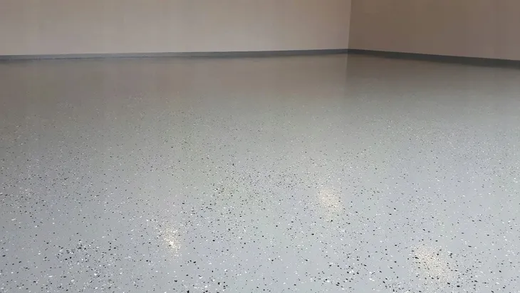 lakier-poliuretanowy-solid-clearcoat-500-1l-mat-zastosowanie-uniwersalne