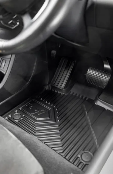 dywaniki-samochodowe-77-kpl-liczba-elementow-komplety-stan-nowy