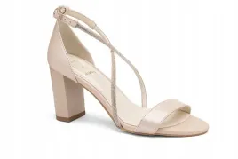 sandalki-z-ozdobnymi-paskami-na-slupku-bez-butdam-38