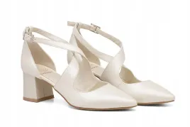 slubne-czolenka-niskie-na-slupku-z-paskami-ekru-40