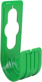 plastikowy-uchwyt-na-waz-ogrodowy-zielony-wieszak