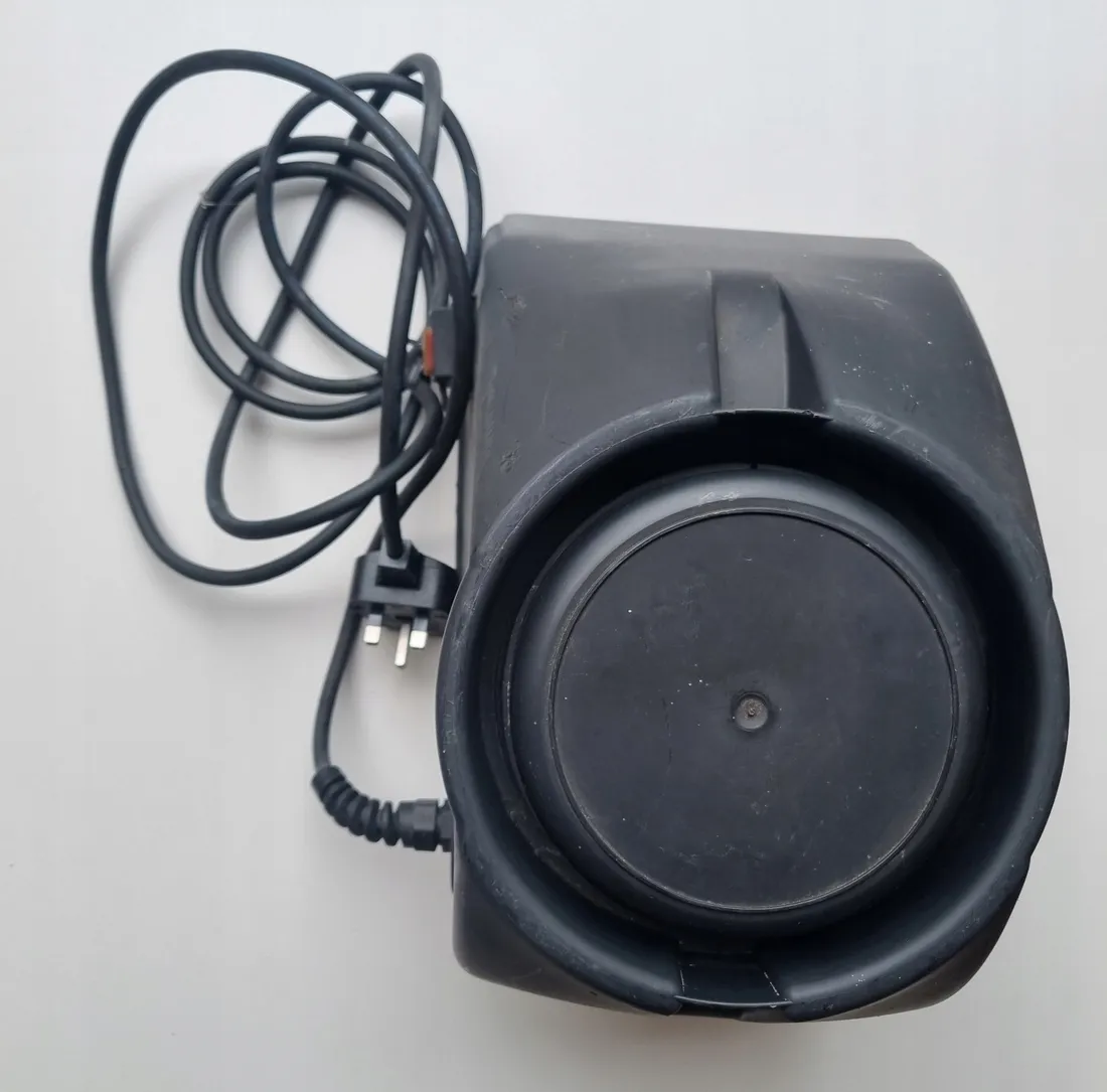 plastikowa-oslona-silnika-betoniarki-belle-betoniarka-bwe-80-110-tbe130-165-stan-nowy