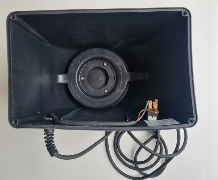 plastikowa-oslona-silnika-betoniarki-belle-betoniarka-bwe-80-110-tbe130-165-stan-opakowania-brak-opakowania