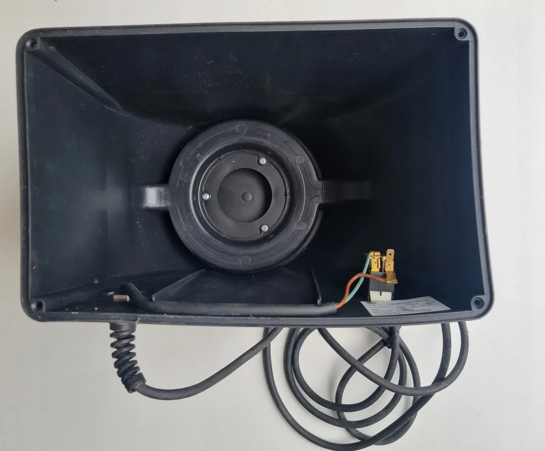 plastikowa-oslona-silnika-betoniarki-belle-betoniarka-bwe-80-110-tbe130-165-stan-nowy