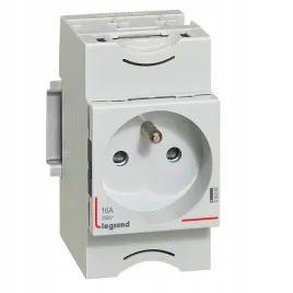 legrand-gniazdo-wtykowe-2p-z-na-szyne-th35-z-przeslona-004280
