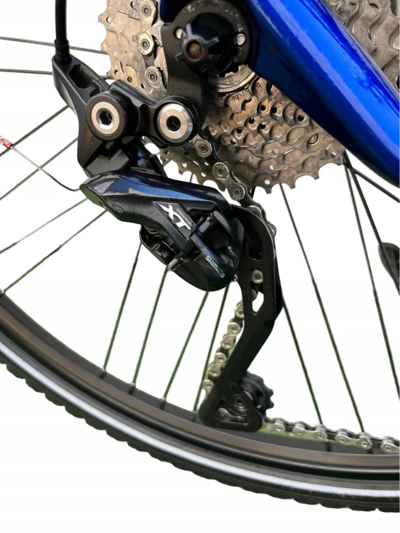 寺222 BMW M-Bike Limited Carbon Edition cm8biu.35e643.xxl.webp
