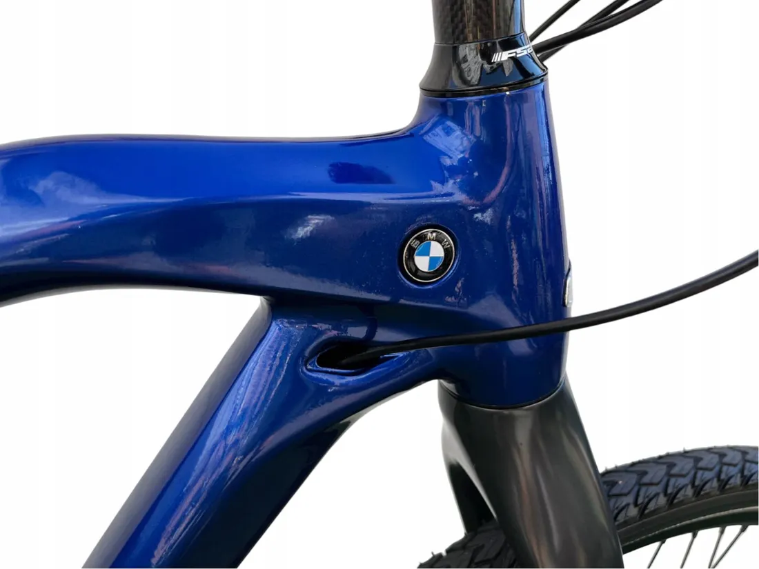 寺222 BMW M-Bike Limited Carbon Edition BMW M Bike Limited Carbon Edition.