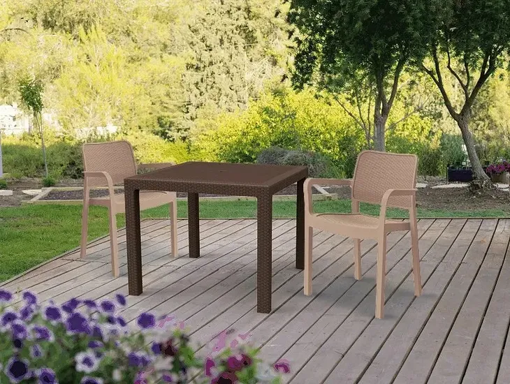 stol-melody-brazowy-ksztalt-blatu-kwadratowy