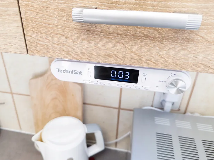 radio-sieciowe-fm-technisat-kitchenradio-biale-zasilanie-sieciowe