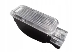 lampka-bagaznika-audi-a6-00-skoda-yeti-10-vag-4b0947415a