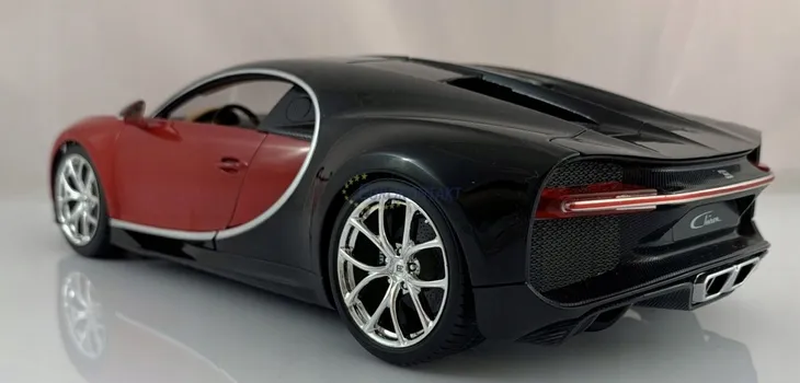 bugatti-chiron-black-red-1-18-bburago-stan-nowy-stan-zlozenia-calosc-die-cast