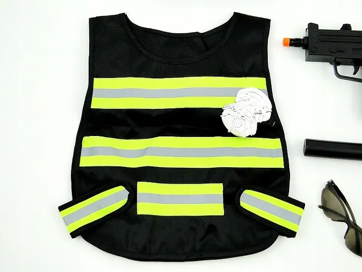 czapka-policyjna-waga-z-opakowaniem-0-01-kg-stan-nowy