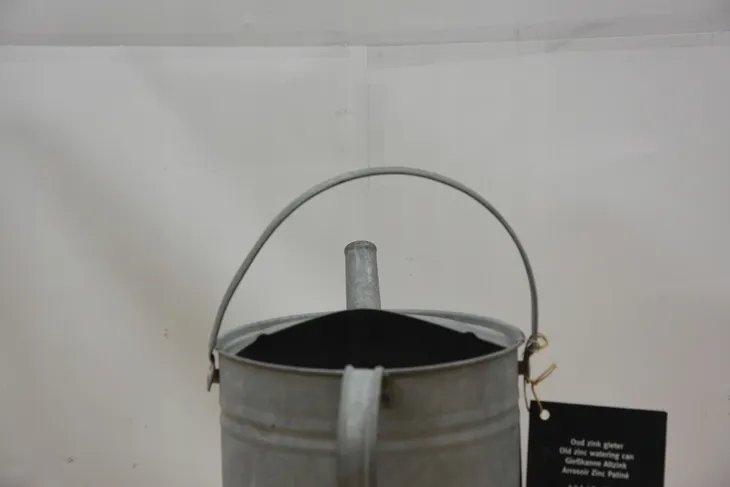 esschert-design-konewka-oz44-waga-z-opakowaniem-0-3-kg