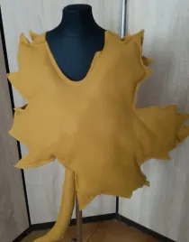 pani-jesien-stroj-lisc-klonu-balik-jesienny-kolor-miodowy