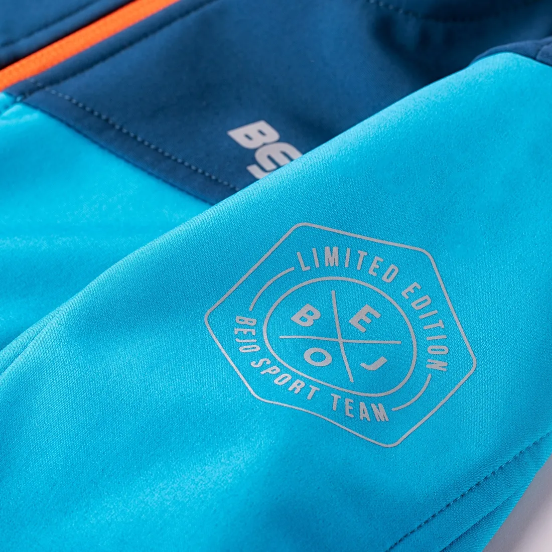 dziecieca-kurtka-softshell-zeref-bejo-110-stan-nowy