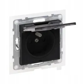 legrand-gniazdo-2p-z-ip44-zaciski-automatyczne-z-przeslona-czarny-suno