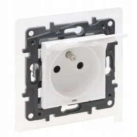 legrand-gniazdo-zasilajace-pojedyncze-z-uziemieniem-ip44-bialy-niloe-step